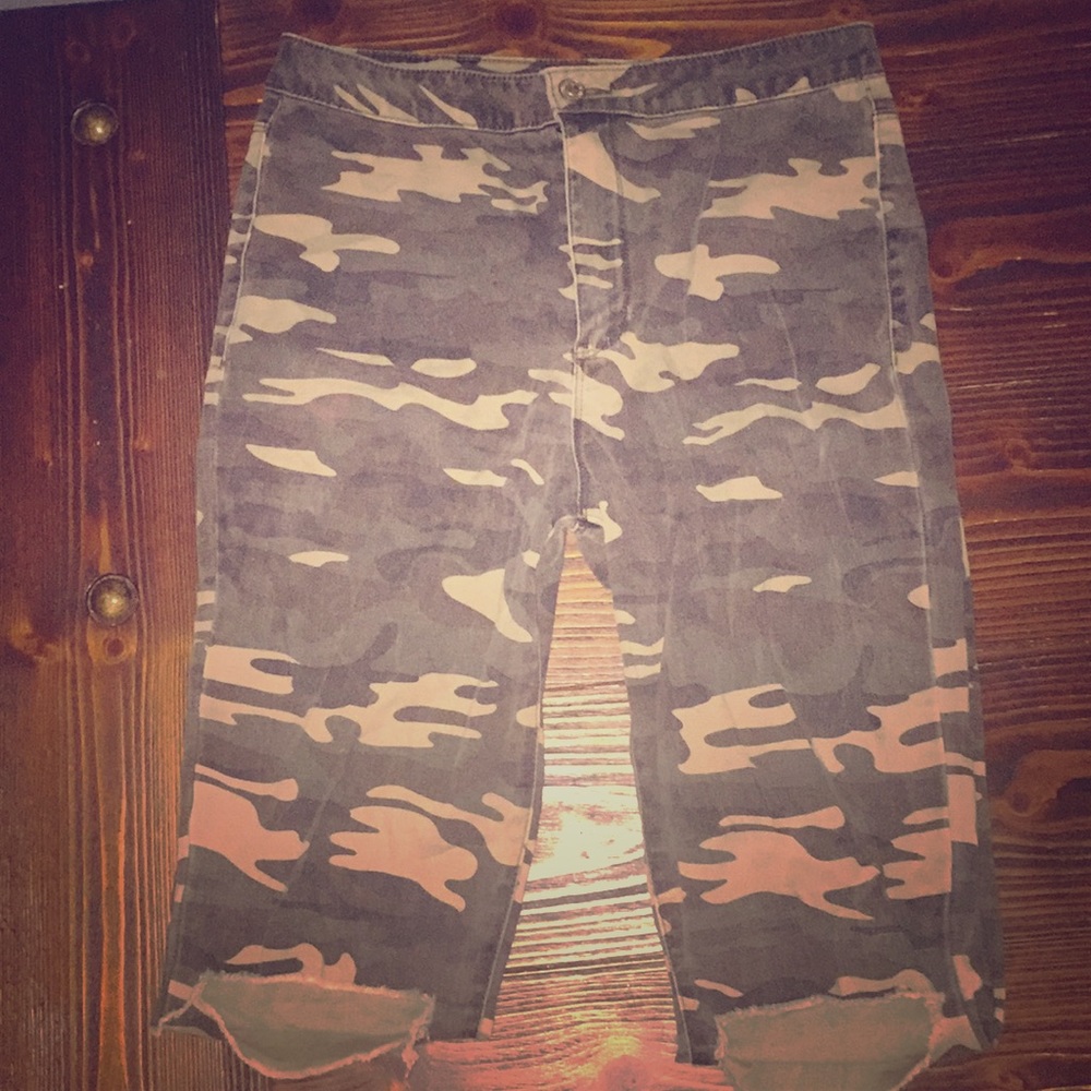 High waisted camo ripped jeans